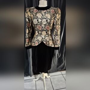 VINTAGE DRESS